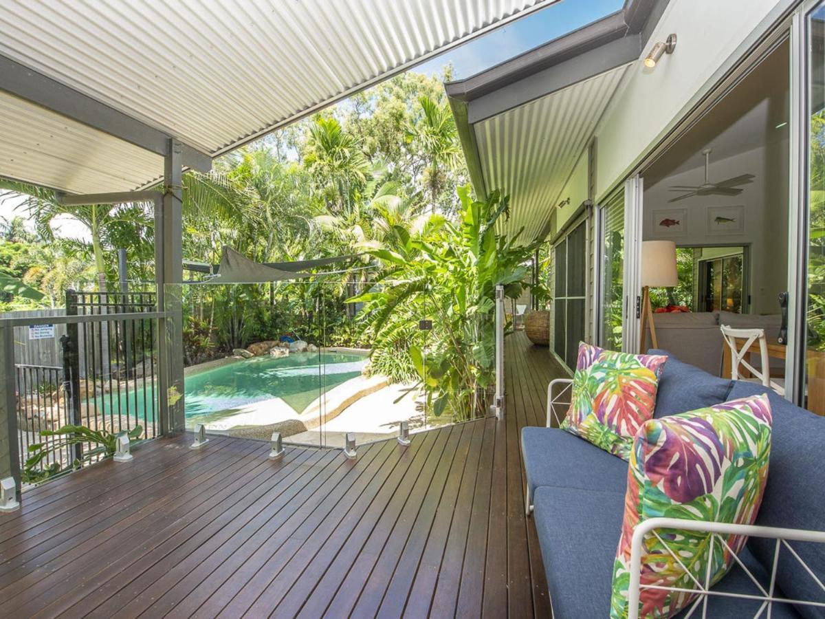 Villa Whispering Palms Nelly Bay Exterior foto