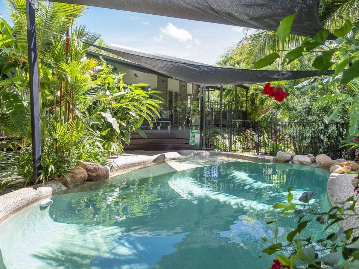 Villa Whispering Palms Nelly Bay Exterior foto